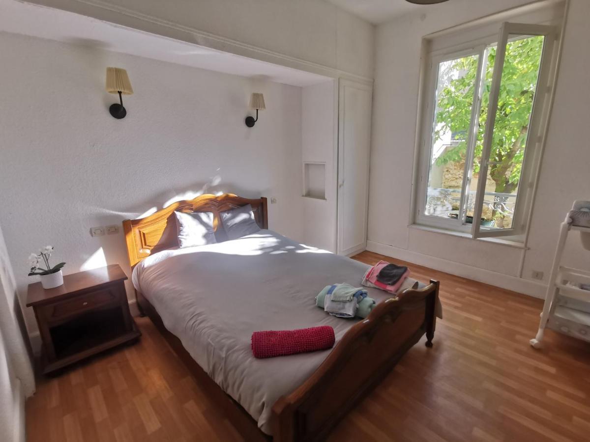 Bel Appartement: Cozy Retreat With Private Courtyard & Secure Parking Vichy